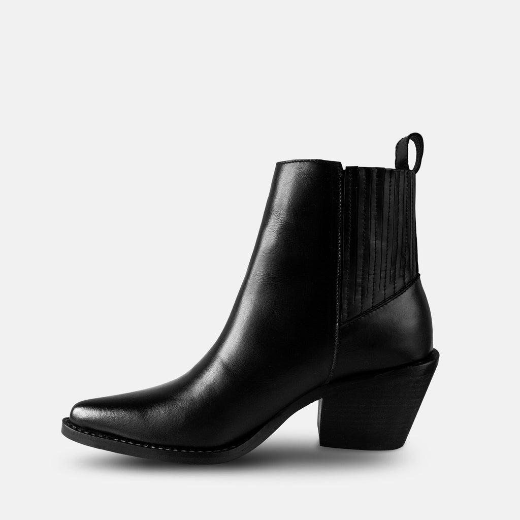 botas negro botas en tendencia botas botin en tendencia botas de moda cowboyboots botin negro botin Estilo y comodidad Moda femenina Últimas tendencias Durabilidad Hecho en México Confección de alta calidad botas de cuero  mujer botas de moda botas para  mujer de moda  botas bala di gala 