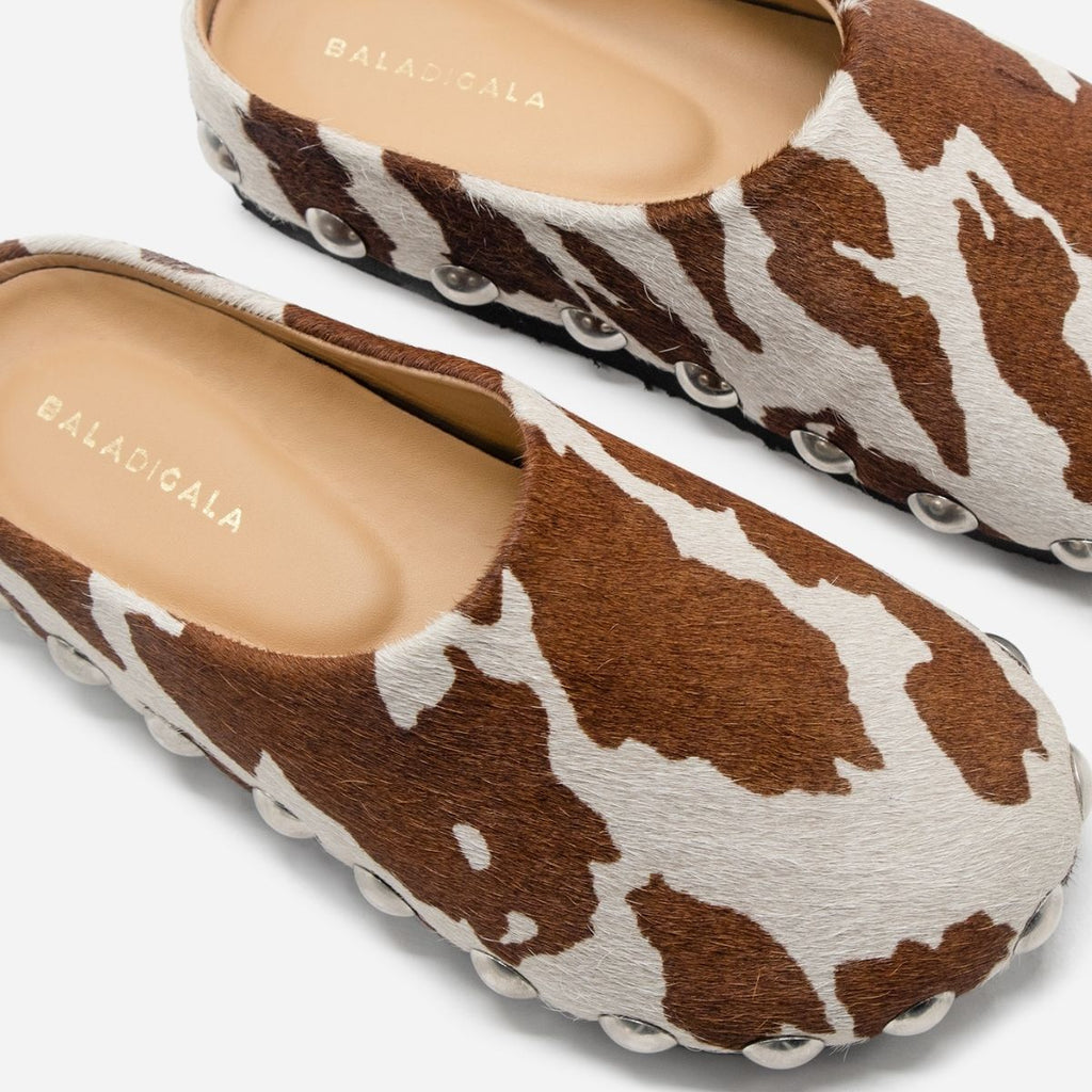 Zuecos PENNY PONY tipo clogs con estoperoles | BALA DI GALA – BALA DI ...